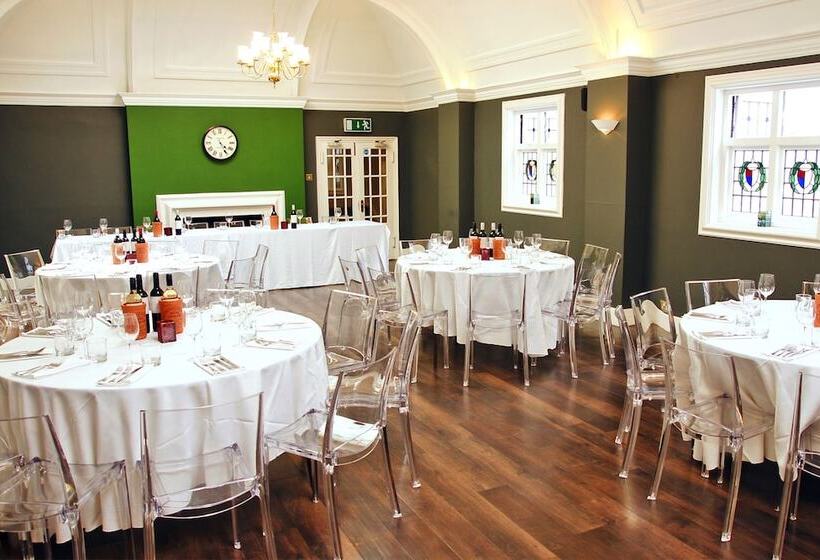 酒店 The Angel Posting House & Livery