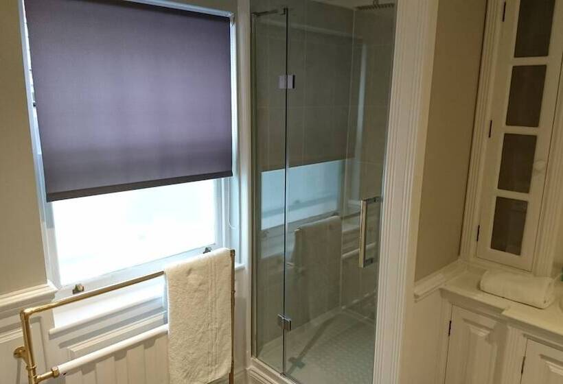 酒店 The Angel Posting House & Livery