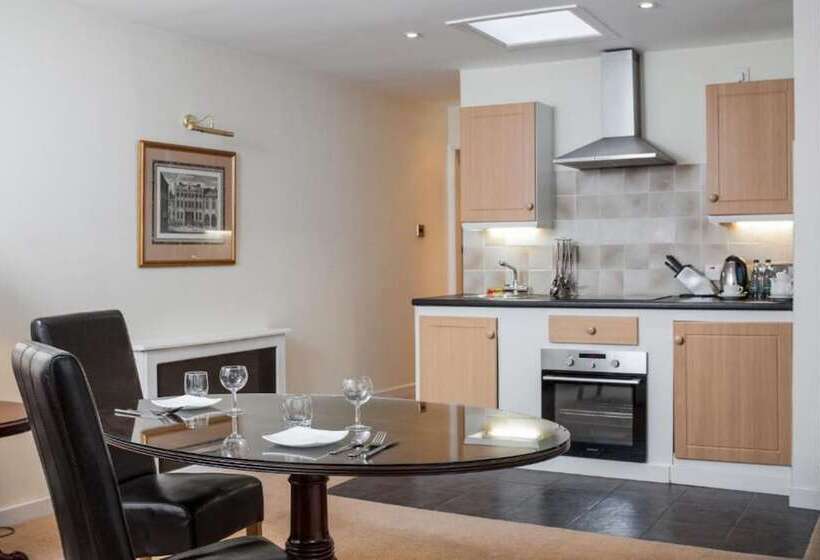 酒店 The Angel Posting House & Livery