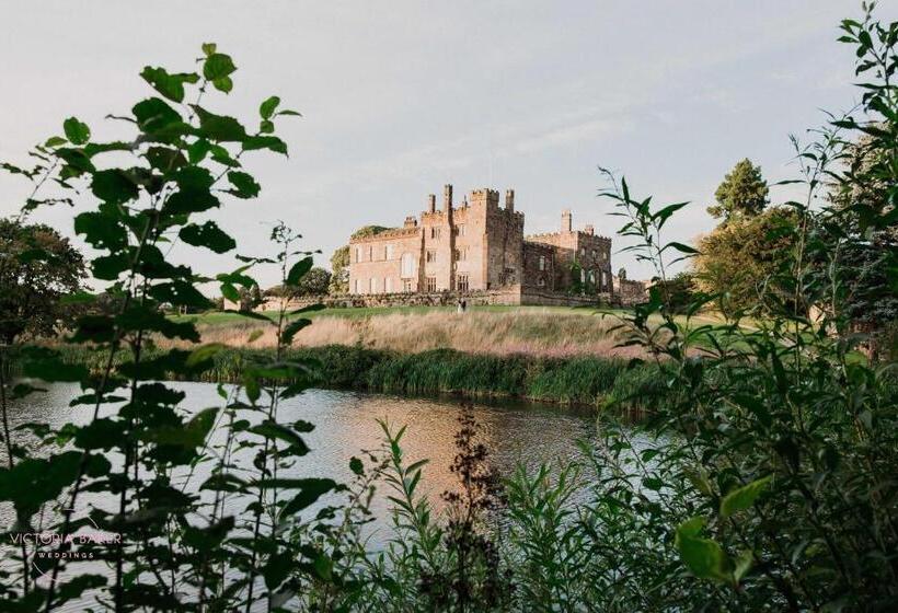 Отель The Boar's Head