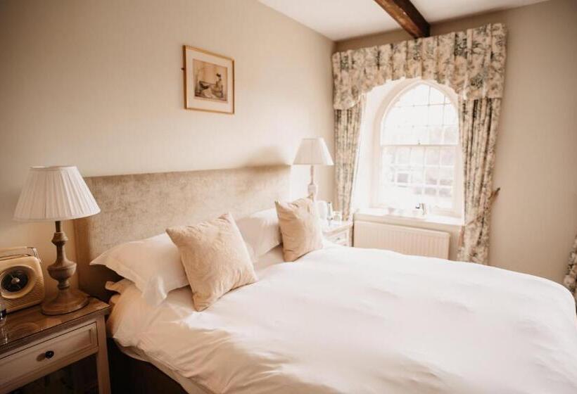 Отель The Boar's Head