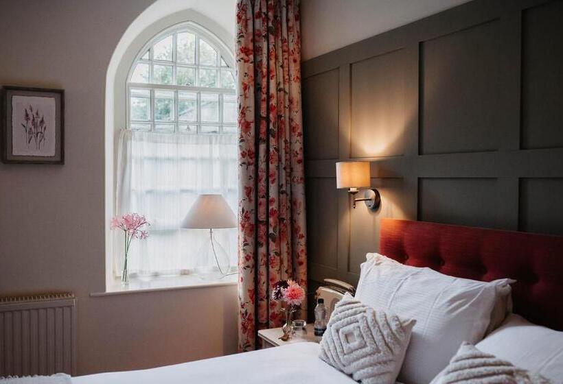 Отель The Boar's Head