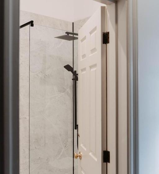 Отель The Boar's Head