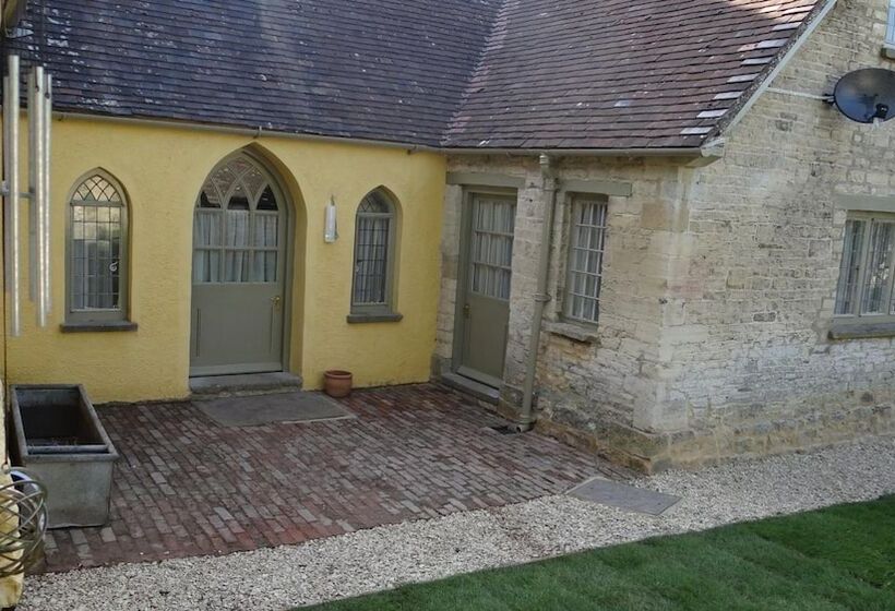 בית מלון כפרי The Colesbourne Inn