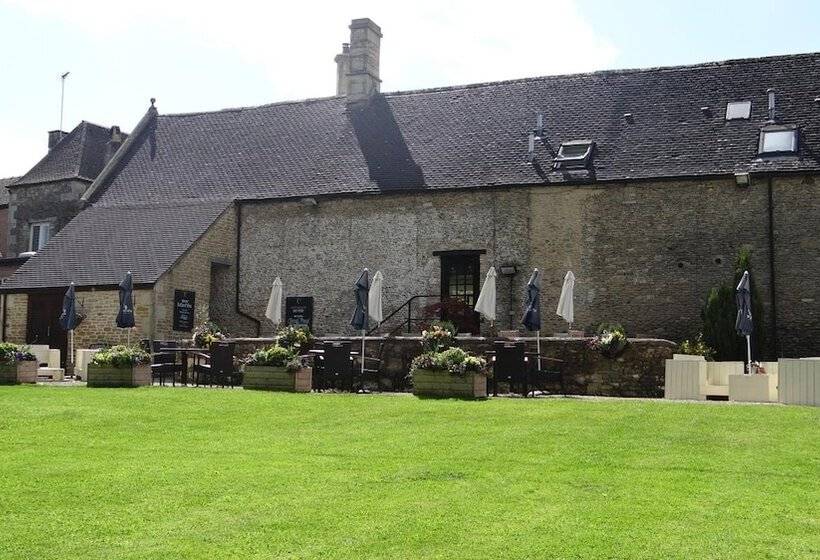 בית מלון כפרי The Colesbourne Inn