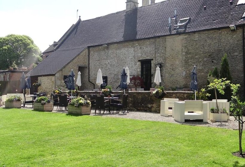 בית מלון כפרי The Colesbourne Inn