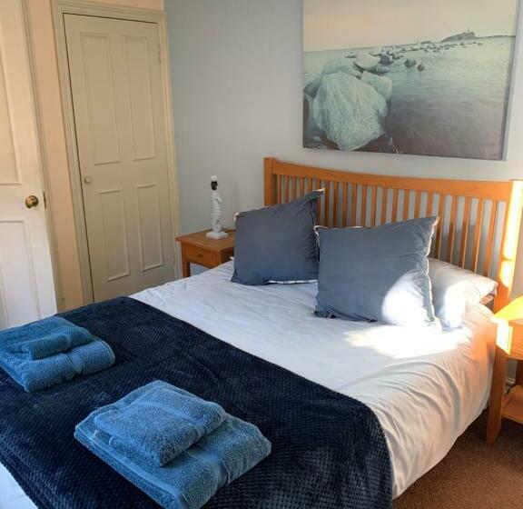 בית מלון כפרי The Crown Inn