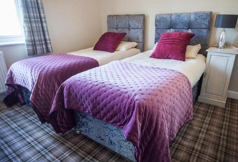 Отель The First Hurdle Guest House