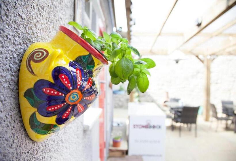 בית מלון כפרי The First Hurdle Guest House