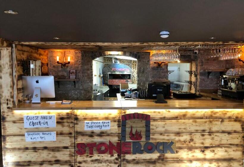 בית מלון כפרי The First Hurdle Guest House