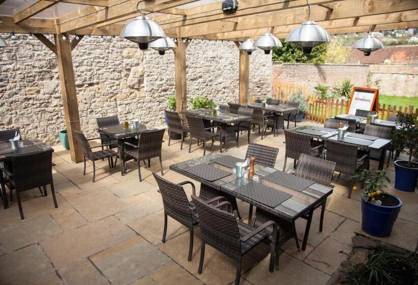 Отель The First Hurdle Guest House