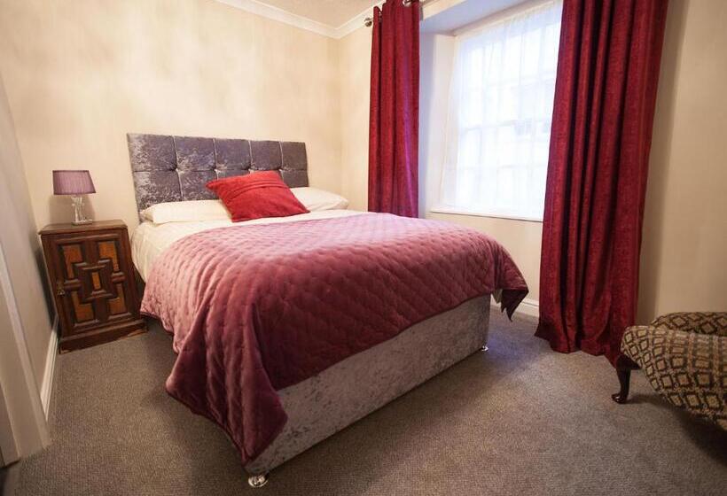 בית מלון כפרי The First Hurdle Guest House