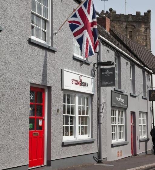 Отель The First Hurdle Guest House