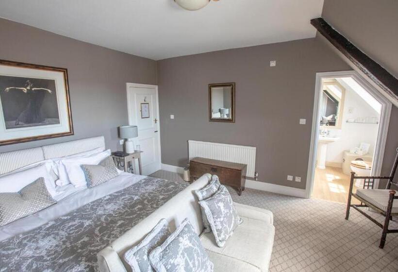 The George Hotel And Beach Club