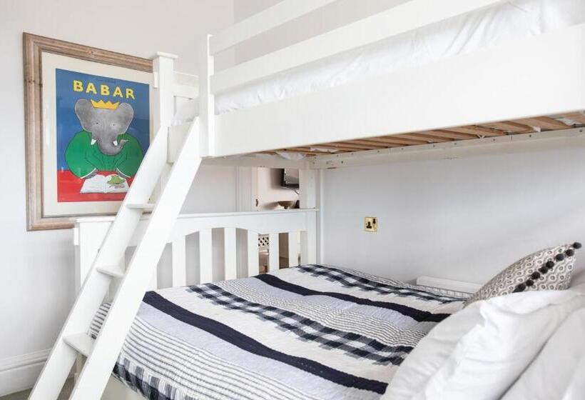 The George Hotel And Beach Club