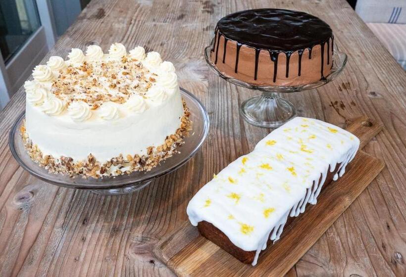 The George Hotel And Beach Club