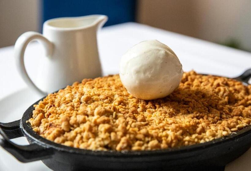 The George Hotel And Beach Club