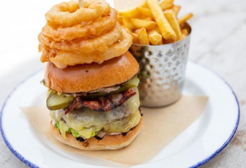 The George Hotel And Beach Club