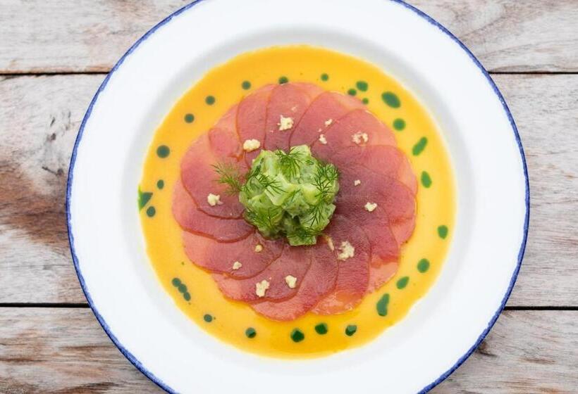 The George Hotel And Beach Club