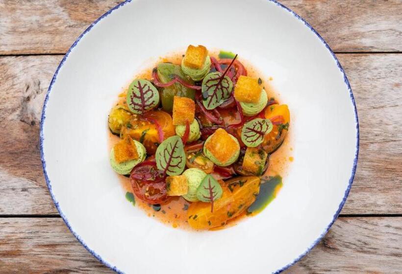 The George Hotel And Beach Club