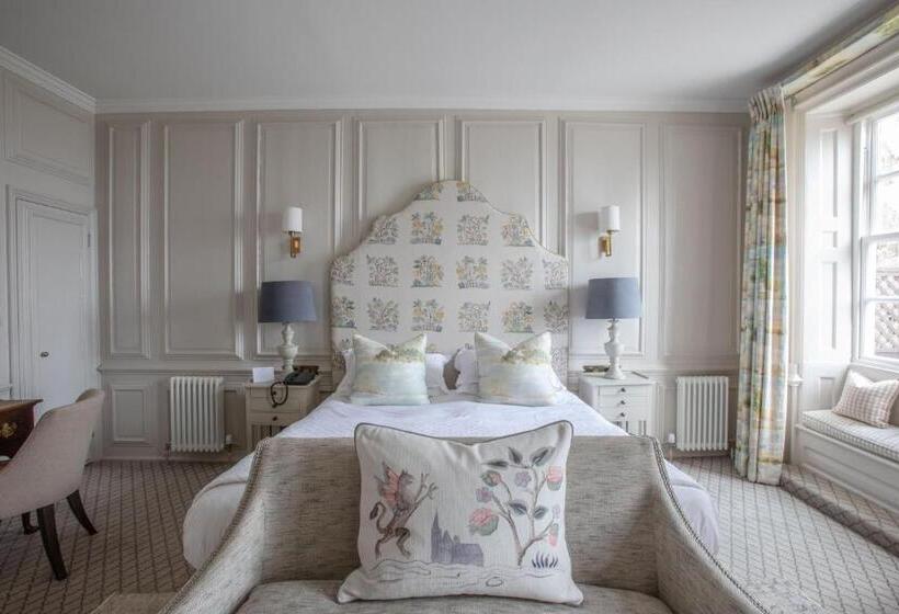 The George Hotel And Beach Club