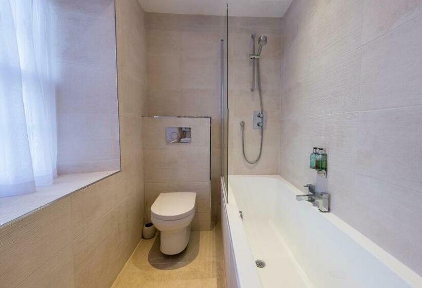 בית מלון כפרי The Grand At Grasmere