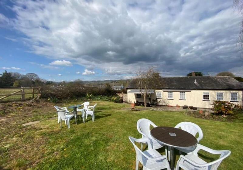 فندق The Griffin Llyswen