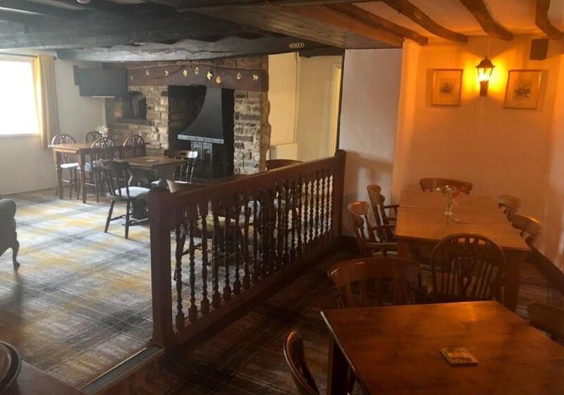 فندق The Griffin Llyswen