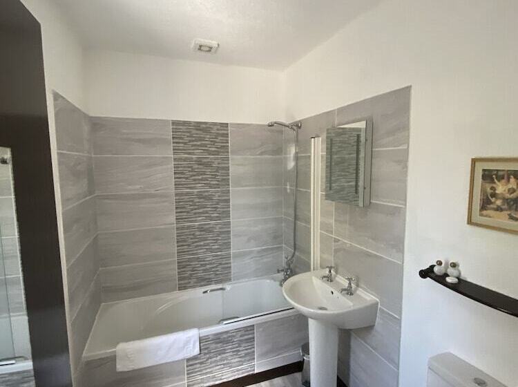 فندق The Griffin Llyswen