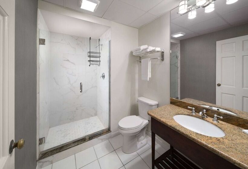 هتل The Lafayette New Orleans By Kasa