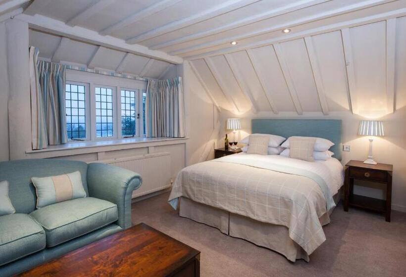 Отель The Manor Elstree