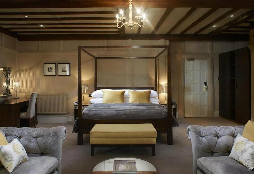 Отель The Manor Elstree