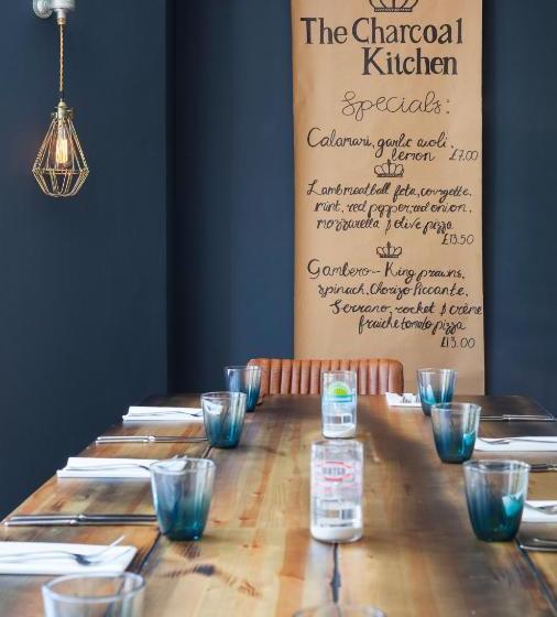 فندق The Queen's Inn