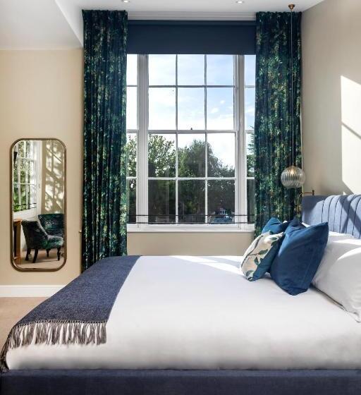 فندق The Queen's Inn