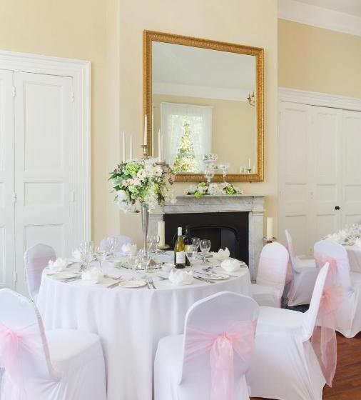 فندق The Queen's Inn