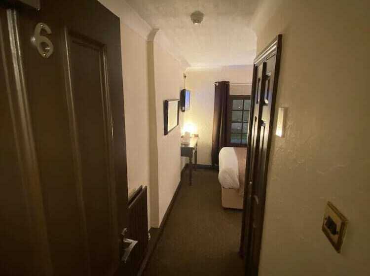 ホテル The Redwell Inn