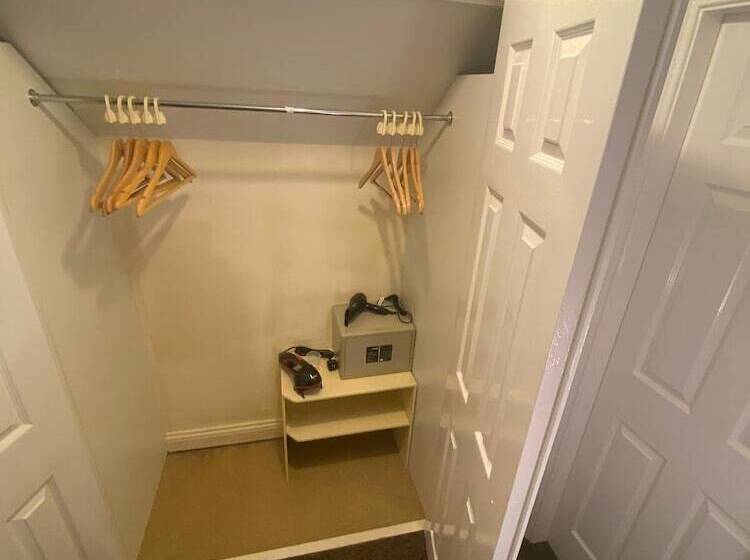 ホテル The Redwell Inn