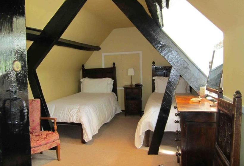 호텔 The Three Cocks Coaching Inn