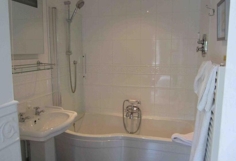 ホテル The Three Cocks Coaching Inn