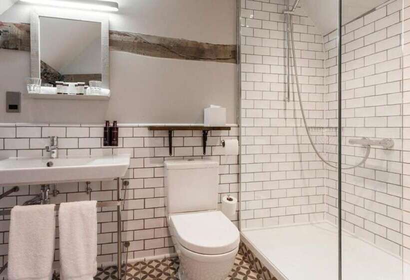 בית מלון כפרי The Wellington Arms