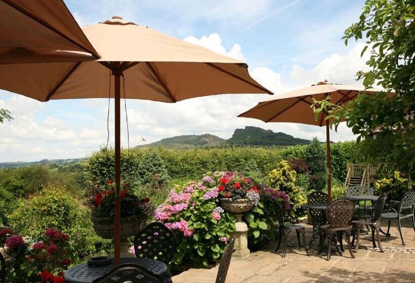 호텔 Three Horseshoes Country Inn