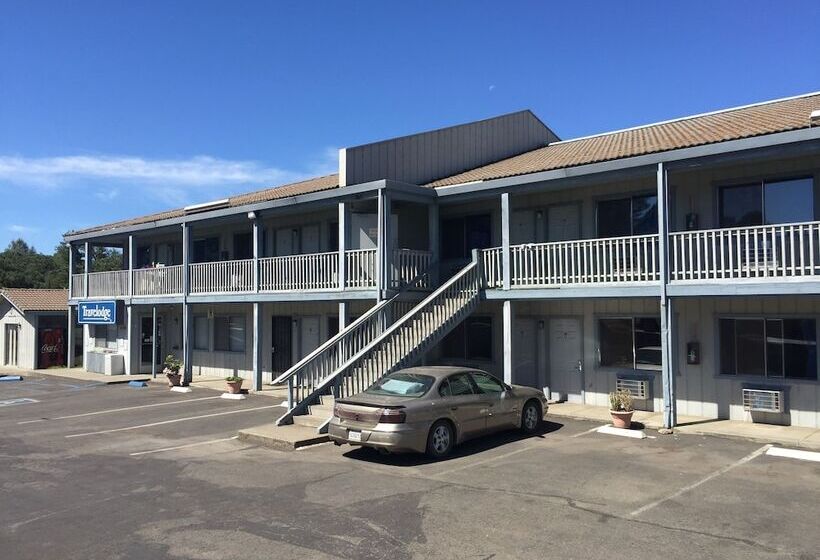 فندق Travelodge By Wyndham Clearlake