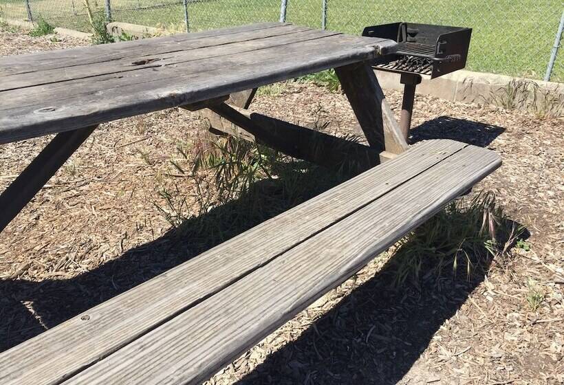 فندق Travelodge By Wyndham Clearlake