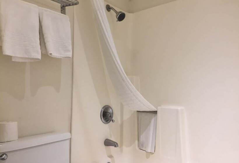 فندق Travelodge By Wyndham Clearlake