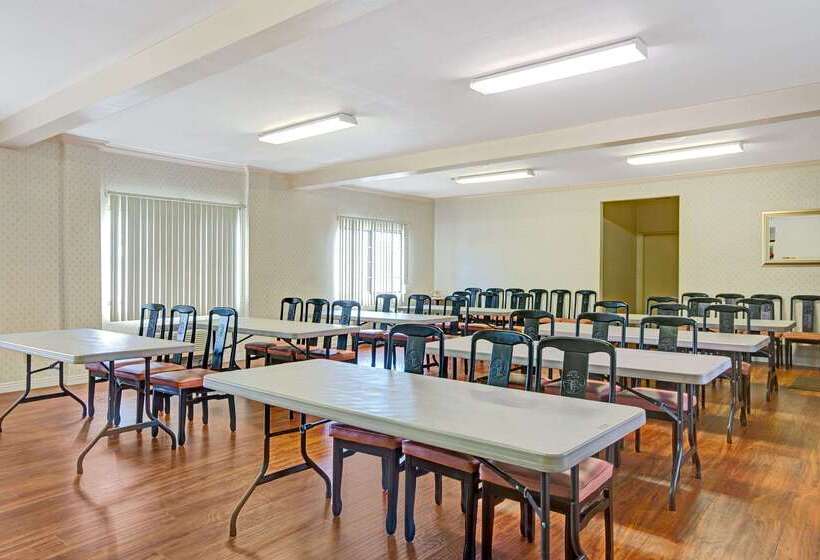 فندق Travelodge By Wyndham Lynwood