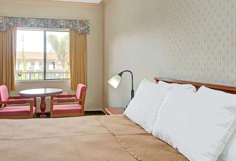 فندق Travelodge By Wyndham Lynwood