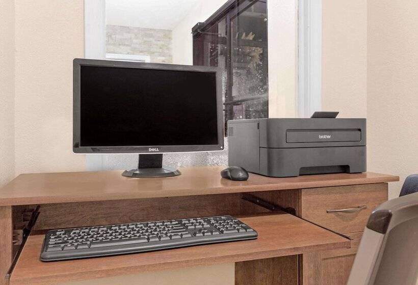 فندق Travelodge By Wyndham Perry National Fairgrounds Area I 75