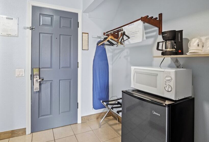 فندق Sol Springs Inn