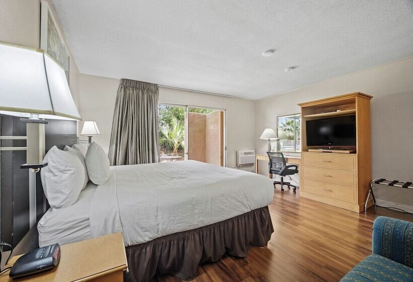 فندق Sol Springs Inn