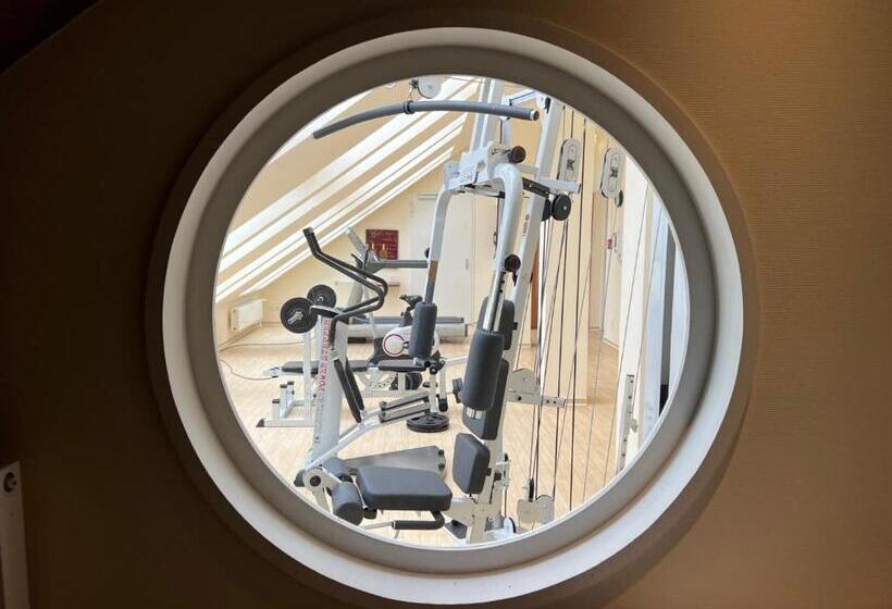 Отель Vienna House By Wyndham Baltic Stralsund